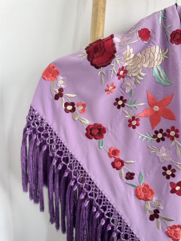 Mantón mod. Alegría malva - Imagen 2