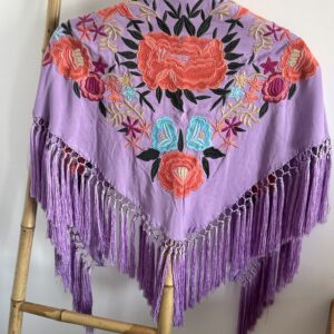 Mantón modelo india malva