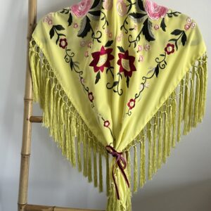 Mantón modelo rosas en Lima