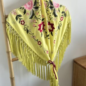Mantón modelo rosas en Lima