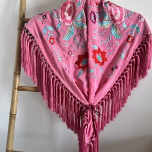 Mantón modelo rosas en fresa