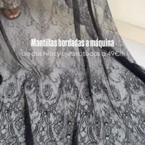 Mantilla modelo Leticia