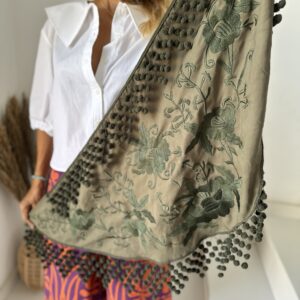 Mantón modelo madroñera