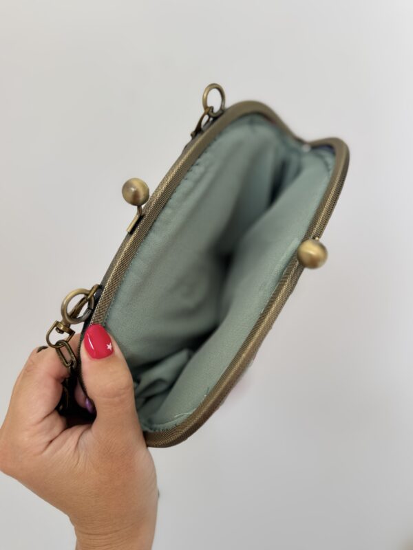 Bolso verde bordado colores - Imagen 2