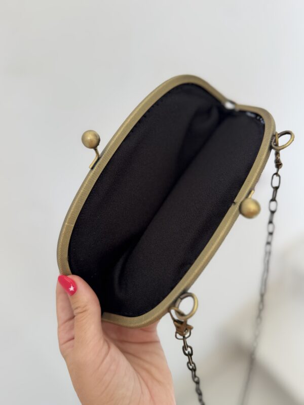 Bolso negro bordado malva - Imagen 2