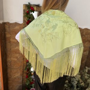 Mantón lima monocolor