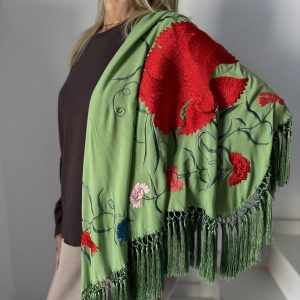 Mantón modelo clavellina verde manzana