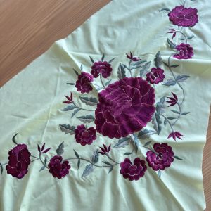 Mantón lima bordado buganvilla