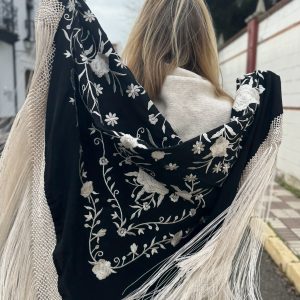 Cuadro mantón de Manila