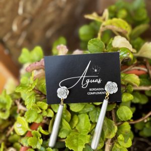 Pendientes flor y lágrima color plata