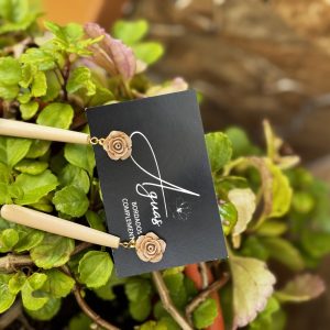 Pendientes flor y lágrima color tierra