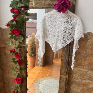 Mantón crochet en blanco