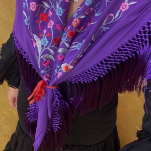 Mantón modelo peonía morado