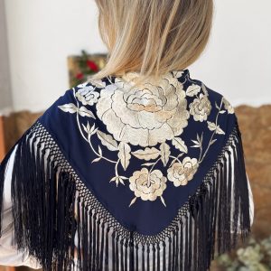 Mantón modelo hueso