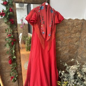 Bata modelo clavel roja
