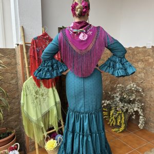 Traje modelo Andalucía verde petróleo