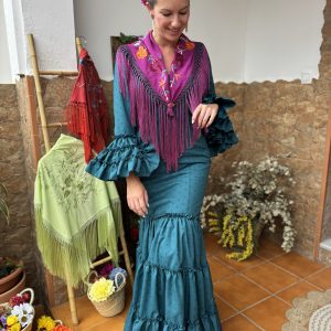 Traje modelo Andalucía verde petróleo