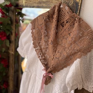 Mantón crochet marrón chocolate