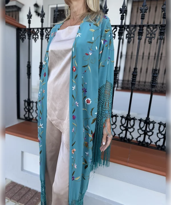 Kimono bordado a mano