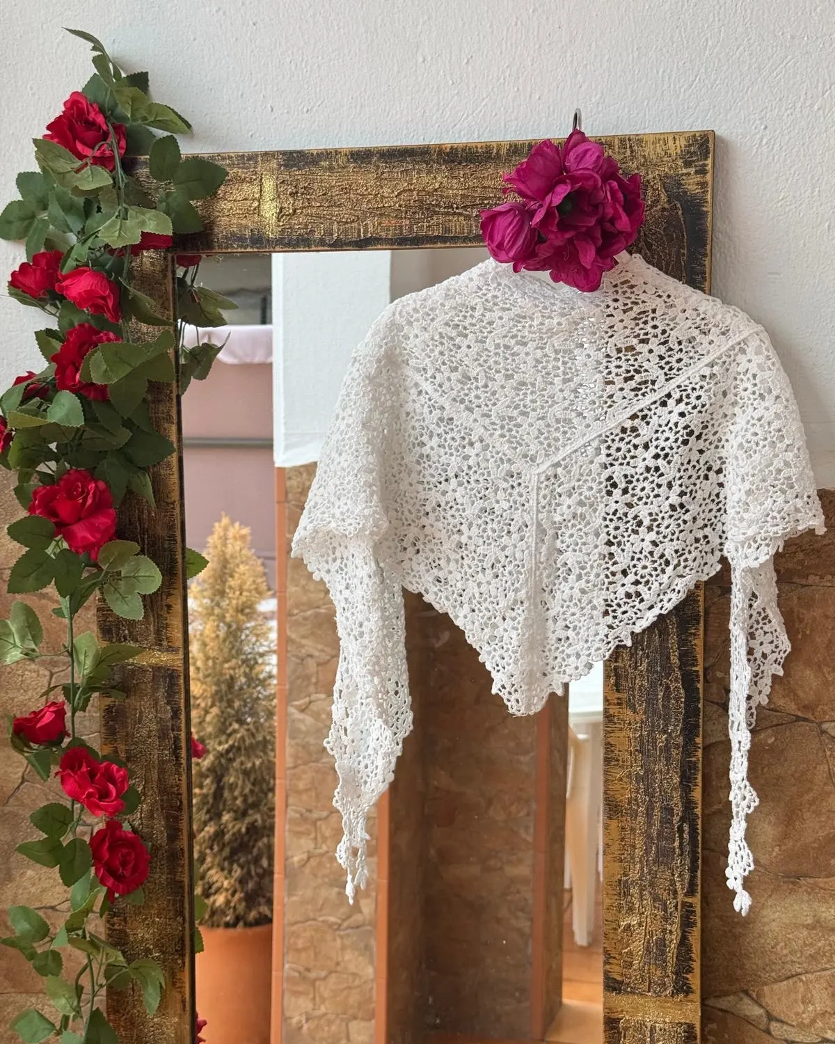 Mantón crochet en blanco