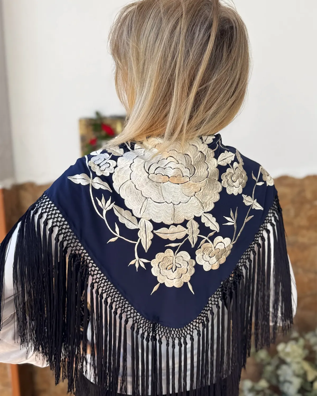 Mantón modelo hueso