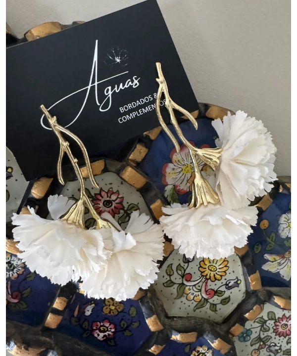Pendientes modelo clavel