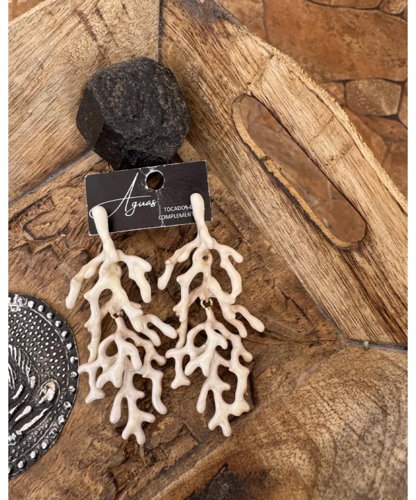 Pendientes modelo coral hueso